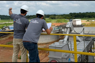 Técnicos da Agenersa acompanham estrutura de saneamento no estado; agência aprovou R$ 2,4 bilhões em investimentos para sistemas de coleta de esgoto.