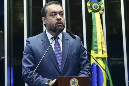 Cláudio Castro aprova regras para eleição indireta