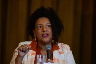 Deputada Renata Souza (PSOL), da Comissão de Defesa dos Direitos da Mulher da Alerj