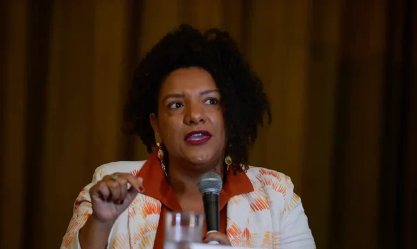 Deputada Renata Souza (PSOL), da Comissão de Defesa dos Direitos da Mulher da Alerj