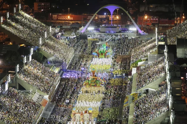 Passaporte garante acesso aos três dias de desfiles do Grupo Especial no Sambódromo da Marquês de Sapucaí