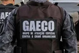 Agentes do Gaeco/MPRJ em operação contra golpe da falha no Pix