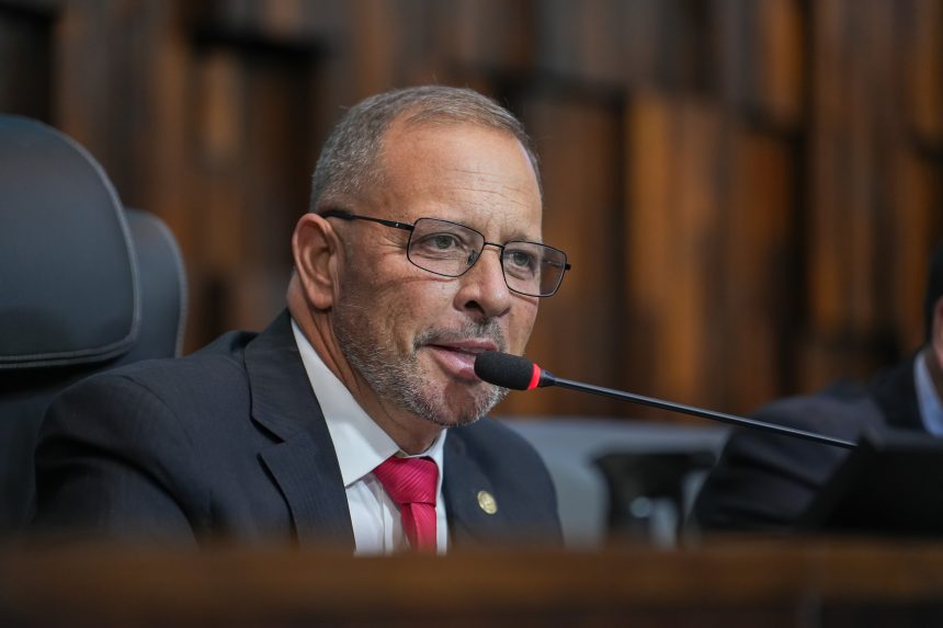 Delaroli convoca colégio de líderes nesta quinta (26) para discutir eleições da presidência da Alerj e para governador