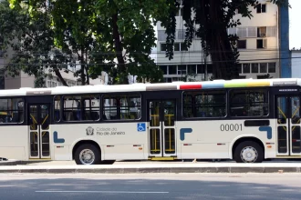 Prefeitura do Rio atualiza linhas de ônibus com integração ao metrô; confira a lista