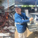 Ferro-velho clandestino interditado em Cordovil