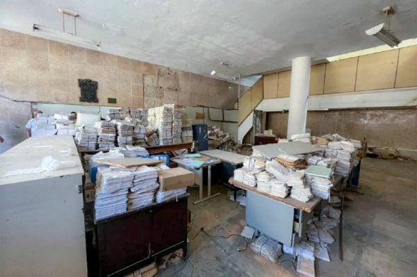 Acervo da ditadura militar encontrado no antigo prédio do IML, no Centro do Rio, estava armazenado em condições precárias, com risco de deterioração