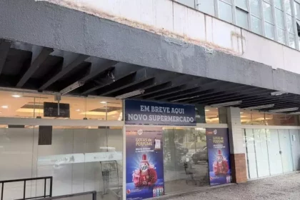 Prédio da Rua Barão de Itambi, em Botafogo, disputado pela FGV com o Grupo Sendas