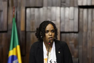 Deputada Renata Souza (PSOL), da Comissão de Defesa dos Direitos da Mulher da Alerj