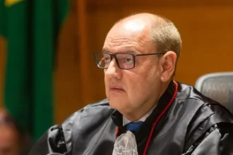 governador interino Ricardo Couto de Castro, que assume Executivo estadual antes de eleição indireta