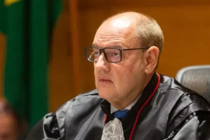 governador interino Ricardo Couto de Castro, que assume Executivo estadual antes de eleição indireta