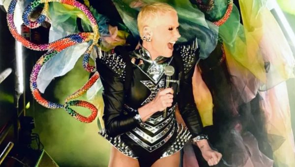 A nave vai desembarcar no Rio: Xuxa comemora 63 anos e anuncia show no Maracanã