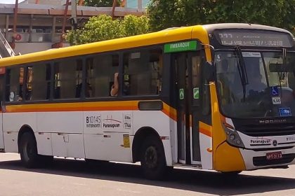 Ônibus da empresa Transportes Paranapuan