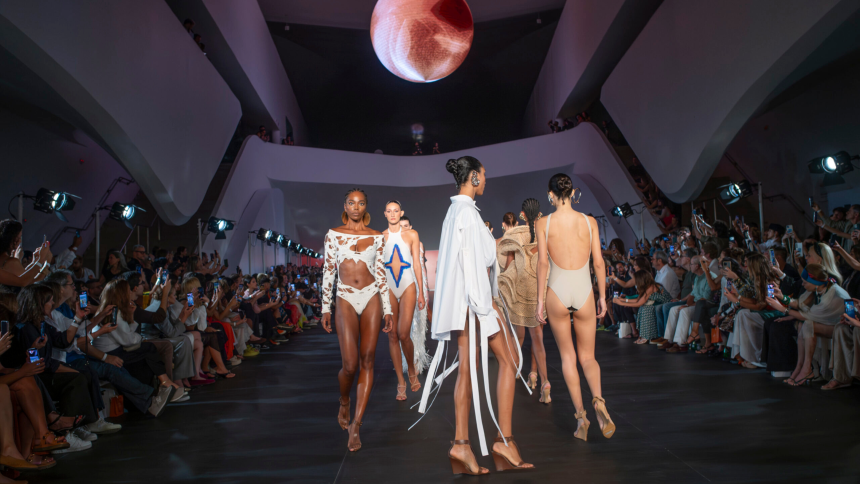A Rio Fashion Week 2026, em seu quinto e último dia, destacou a autonomia de quem olha para trás sem perder o futuro de vista