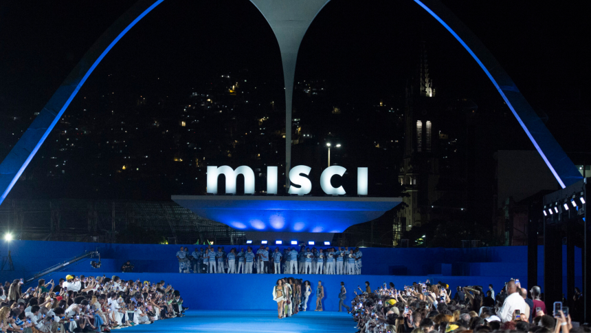 Quarto dia do RioFW acelera, desacelera e reforça que a moda sabe acompanhar o compasso da vida