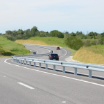 Imagens de trecho da rodovia Via Lagos, RJ-124