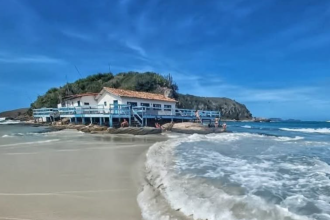 Cabana do Pescador, na Praia do Peró, em Cabo Frio