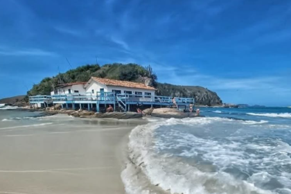 Cabana do Pescador, na Praia do Peró, em Cabo Frio