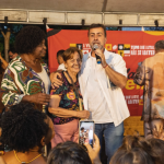 Marcelo Freixo em evento de lançamento da biografia