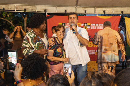 Marcelo Freixo em evento de lançamento da biografia