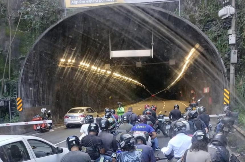 Entrada do túnel da Covanca interditada