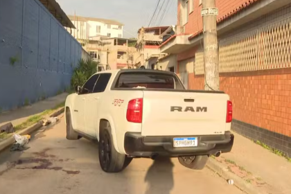 Picape de empresário morto a tiros na Pavuna