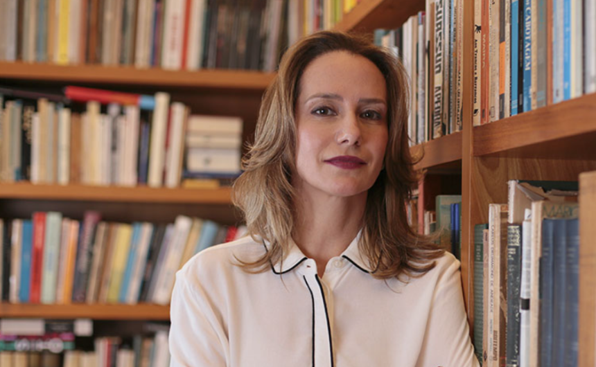 Escritório de Carol Proner, mulher de Chico Buarque, soma R$ 1,4 milhão em contratos com a Prefeitura de Maricá