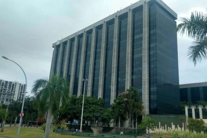 Fachada do Centro Administrativo Municipal São Sebastião, sede da Prefeitura do Rio