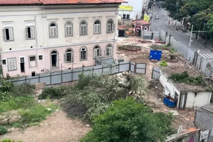 Terreno do antigo Colégio Bennett, no Flamengo