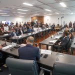 Deputados discutem PEC das emendas em comissão na Alerj