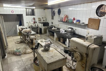 Prefeitura interdita padaria na Rua Cardoso de Morais, em Bonsucesso