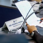 CCJ da Alerj aprova projeto que proíbe recusa de pagamento em dinheiro no estado do Rio, incluindo transporte público