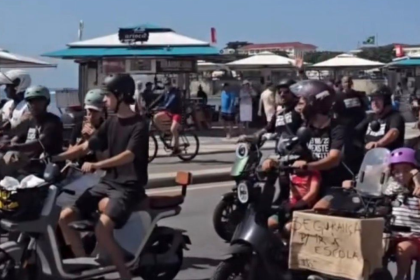 Usuários de bicicletas elétricas e ciclomotores protestam em Copacabana contra decreto de Cavaliere; veja o vídeo