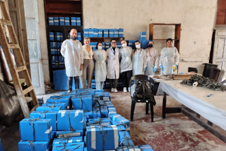 Técnicos da Aperj recebem documentos da Aperj