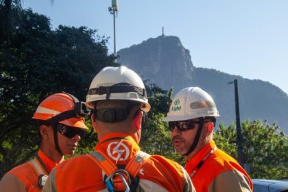 Técnicos da Light no Rio