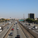 Via Dutra, na altura de Nova Iguaçu; trecho que está na mira do MPRJ