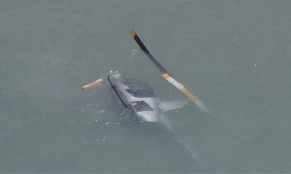Helicóptero caiu na Praia da Barra da Tijuca