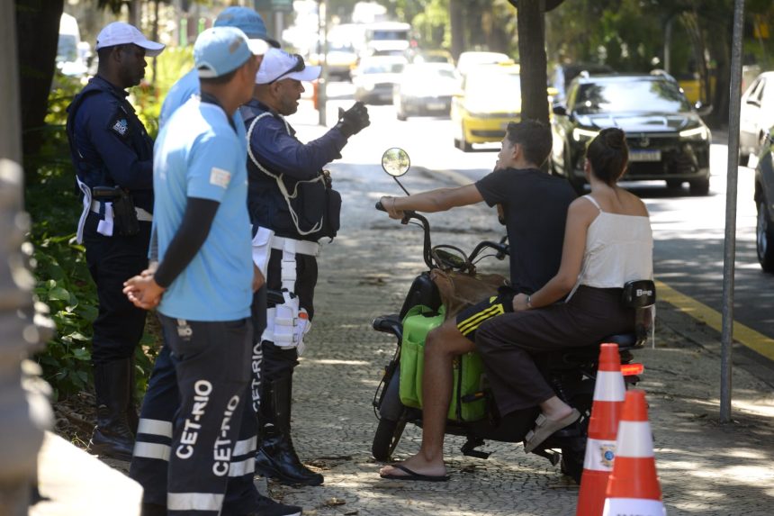 Líder do PL entra com projeto para derrubar decreto de Cavaliere sobre bicicletas elétricas, patinetes e ciclomotores