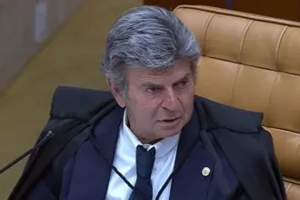 Fux vota no STF