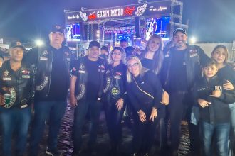 Imagem de encontro de motociclistas gerada por IA