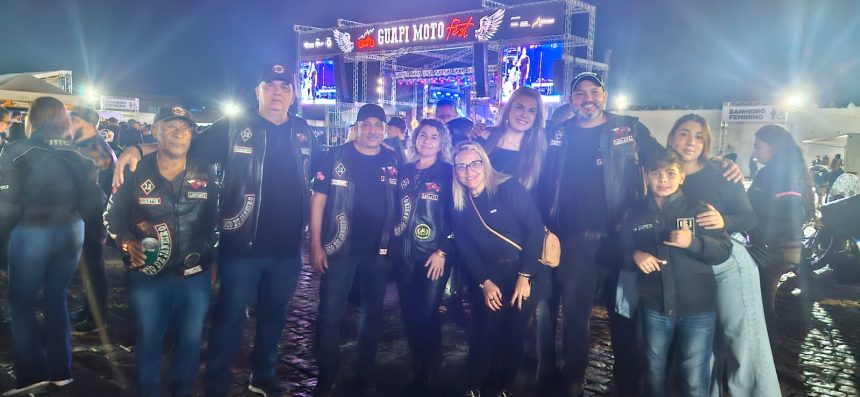 Imagem de encontro de motociclistas gerada por IA