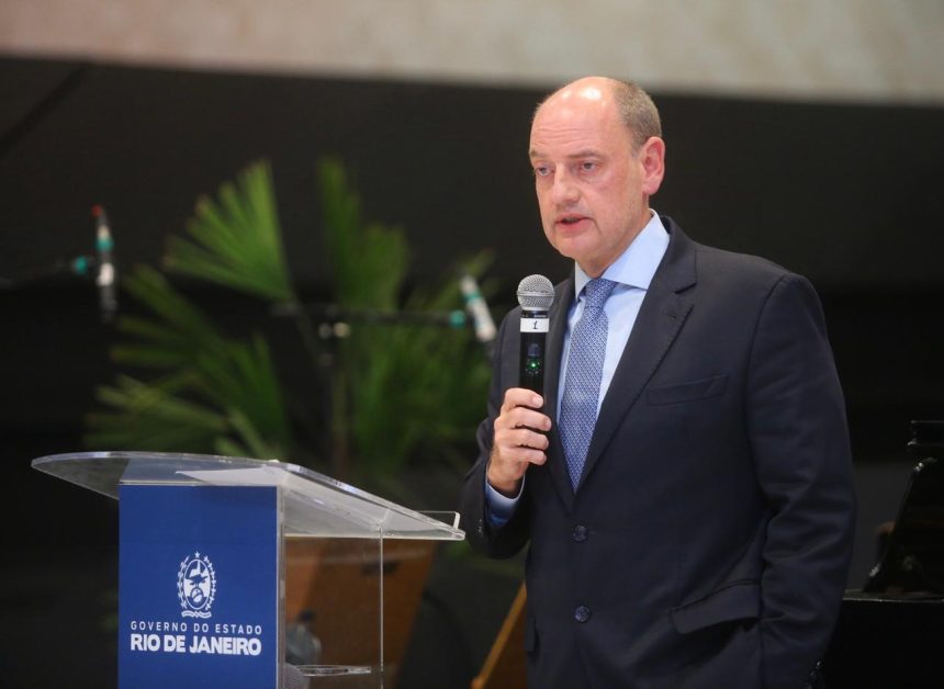 O presidente do Tribunal de Justiça e governador interino, Ricardo Couto, discursa na inauguração do MIS
