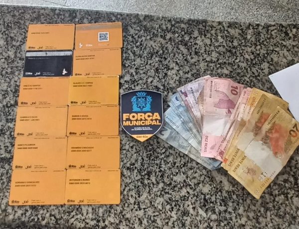 Força Municipal prende homem com 12 cartões Jaé e tornozeleira eletrônica desligada no Centro do Rio