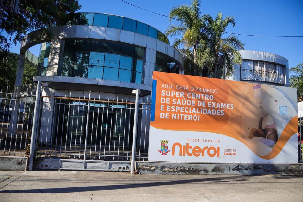 Prefeito de Niterói assina ordem de início da reforma do Super Centro de Exames, Imagens e Especialidades; 7 mil exames serão realizados mensalmente
