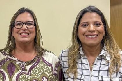 Caroline e a irmã prefeita de Japeri, Fernanda Ontiveros