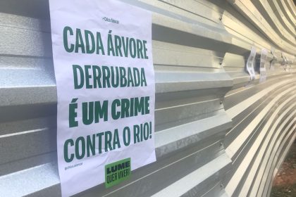 PSOL protesta contra projeto residencial no Buraco do Lume; local já está cercado por tapumes