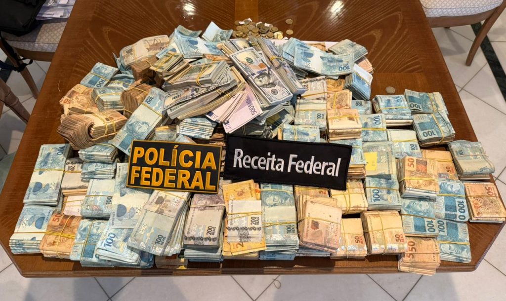 valores, em espécie, apreendidos na residência de uma Auditora da Receita Federal, na Barra da Tijuca, Zona Sudoeste do Rio