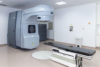 Teresópolis recebeu o primeiro acelerador linear de radioterapia do Rio de Janeiro, em parceria entre a prefeitura e o governo federal