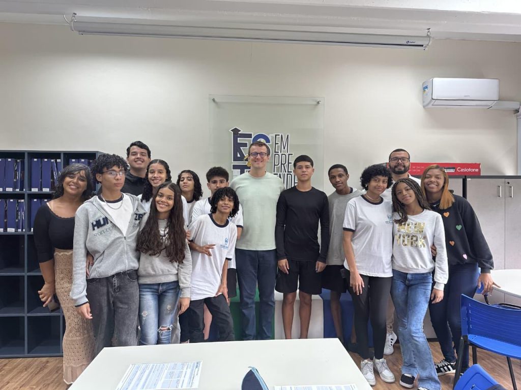 Alunos de escolas do Rio apresentam soluções tecnológicas em evento apoiado pela Unesco