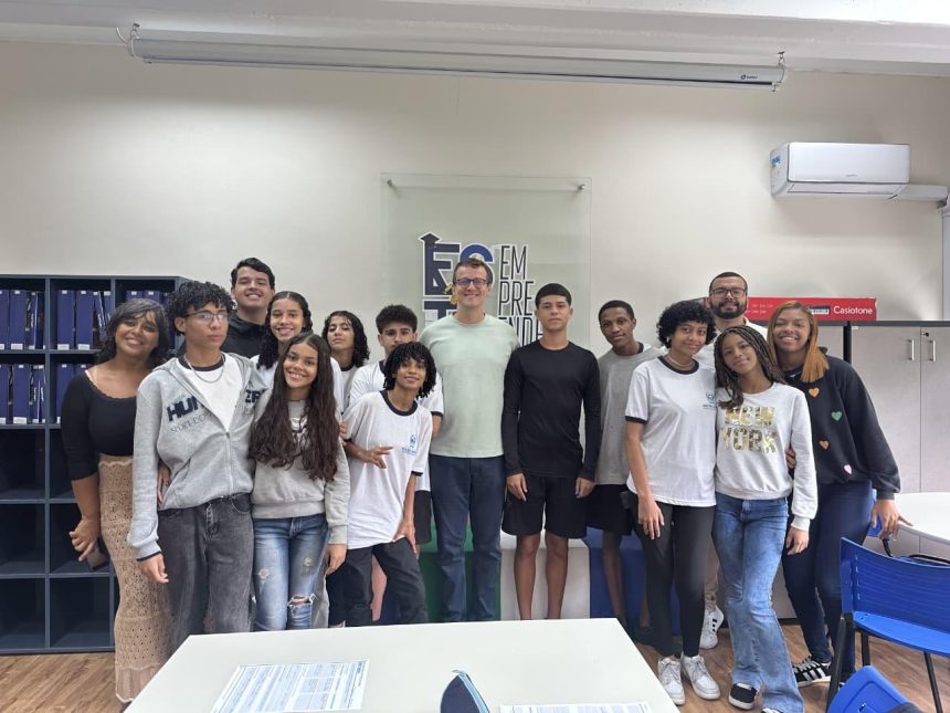 Alunos de escolas do Rio apresentam soluções tecnológicas em evento apoiado pela Unesco