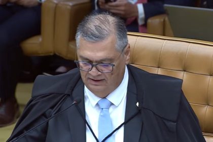 Dino em julgamento no STF